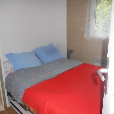 Chalet Proche Lacs Et Ocean 木屋